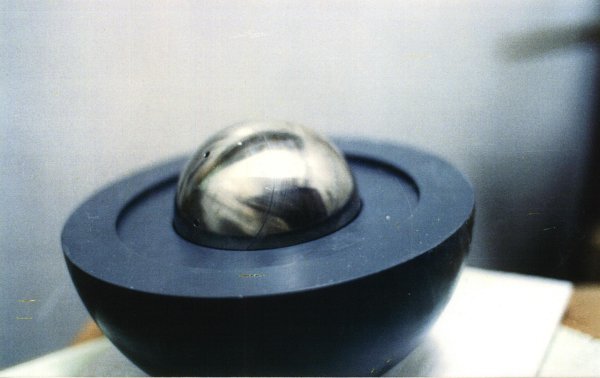1985 Dimona Photo: Laboratory model of nuclear weapons core. Photo by Mordechai Vanunu.